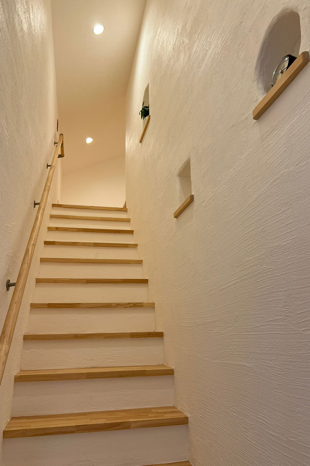 階段 | フォトギャラリー | 「食べられる家」徳島の自然素材・天然素材の戸建、健康な注文住宅なら無添加住宅正規代理店、阿南市の四国建設へ