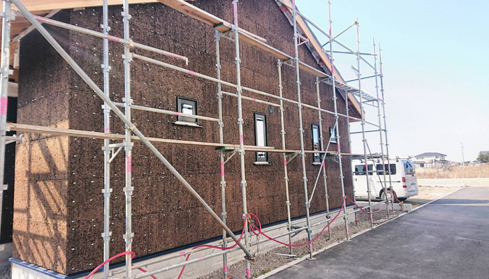 徳島県初「炭化コルク」の断熱材を使用した戸建の見学会